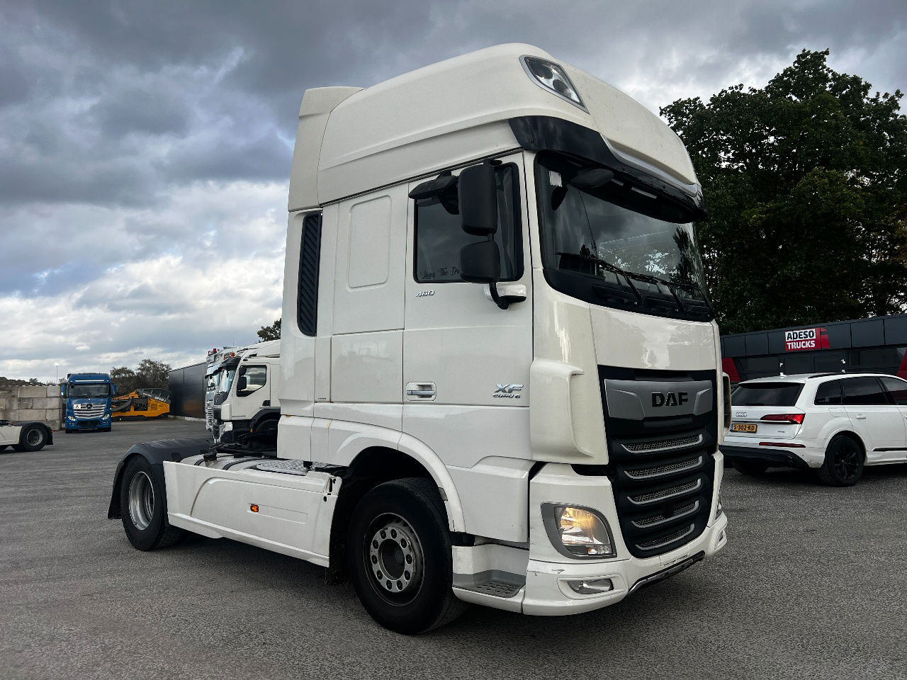 DAF XF 460 SSC, Retarder, Full spoiler - 牵引车:图2 DAF XF 460 SSC, Retarder, Full spoiler - 牵引车:图2