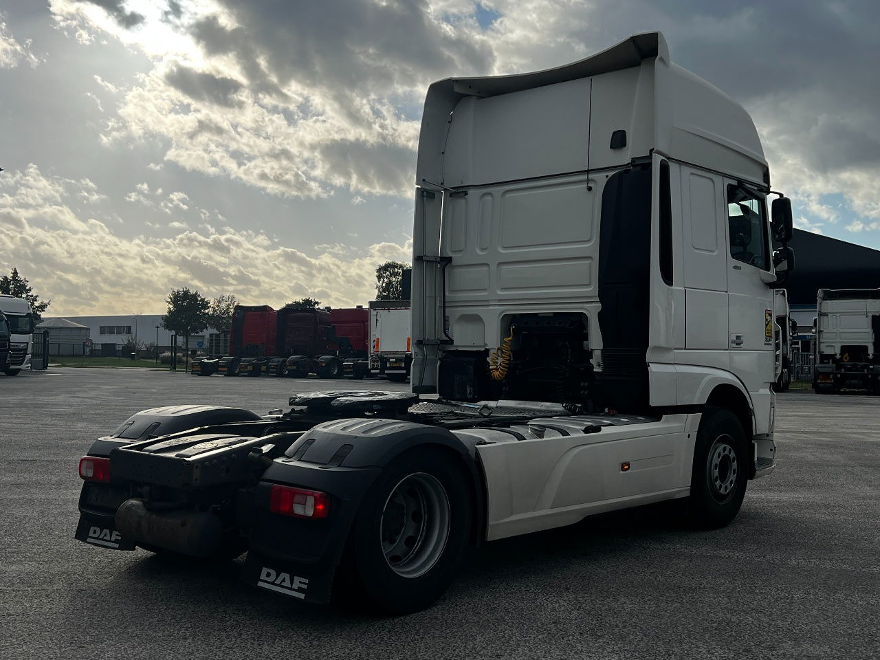 DAF XF 460 SSC, Retarder, Full spoiler - 牵引车:图3 DAF XF 460 SSC, Retarder, Full spoiler - 牵引车:图3
