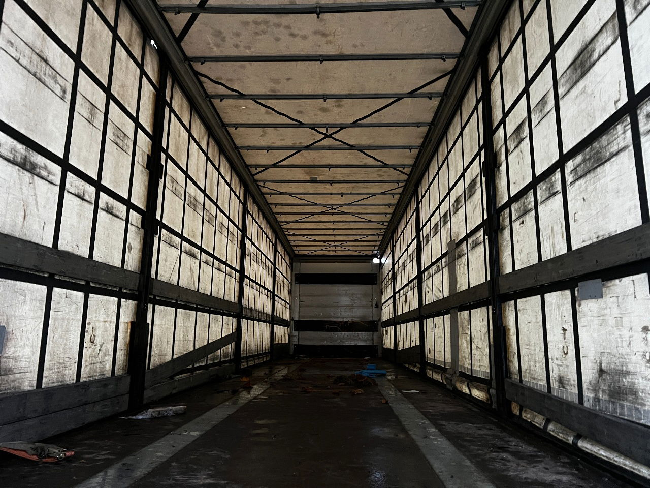 Kögel SN24 met liftas en SAF assen - 侧帘半拖车:图5 Kögel SN24 met liftas en SAF assen - 侧帘半拖车:图5