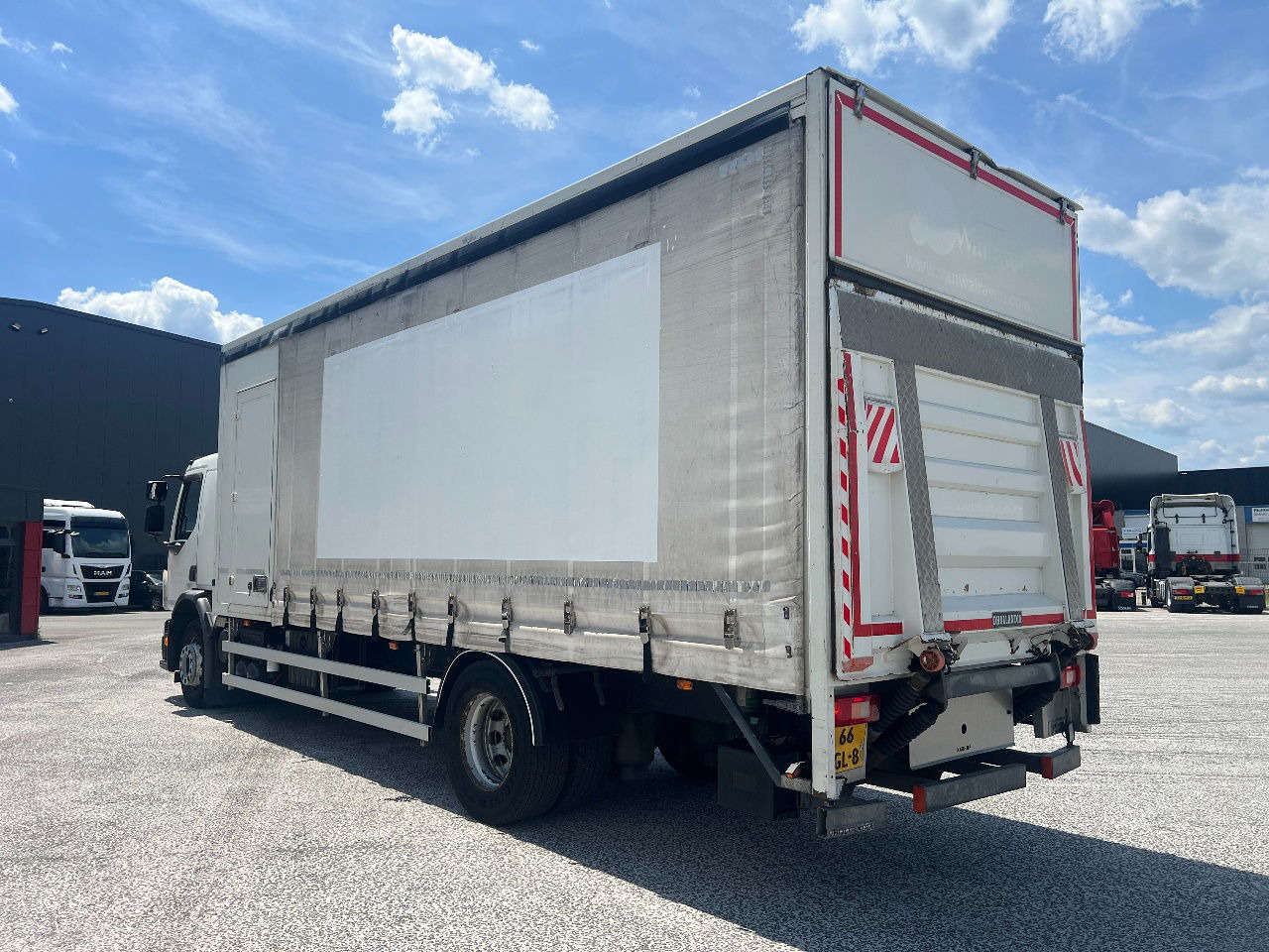 Volvo FE 250 Euro 6, 19T - 侧帘卡车:图4 Volvo FE 250 Euro 6, 19T - 侧帘卡车:图4
