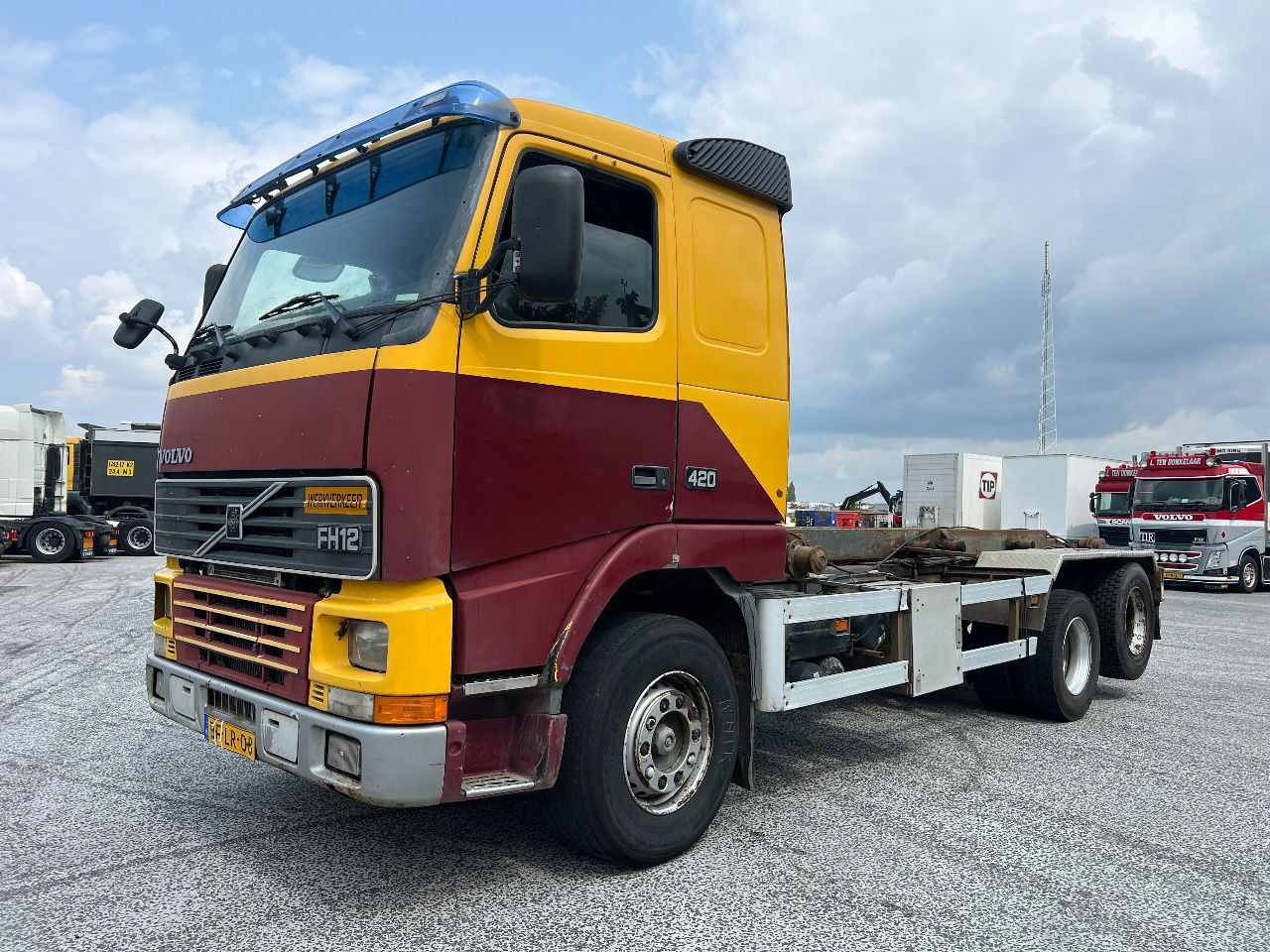 Volvo FH 12.380 6x2, NCH, Euro2, Full Steel - 集装箱运输车/ 可拆卸车身的卡车:图1 Volvo FH 12.380 6x2, NCH, Euro2, Full Steel - 集装箱运输车/ 可拆卸车身的卡车:图1