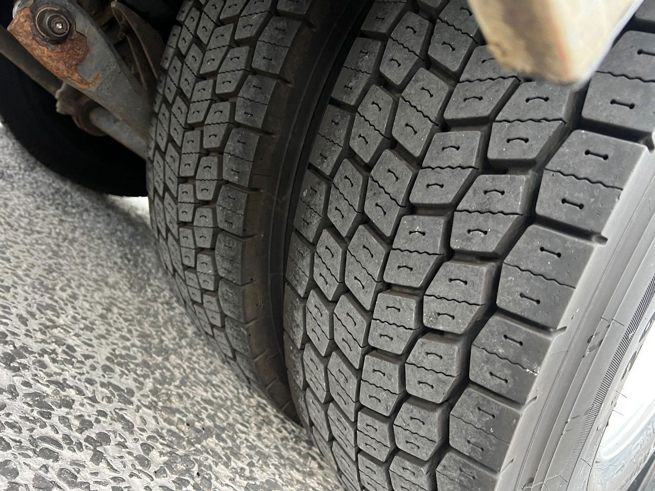 Volvo FM 9.300 Globe 6x2, Euro 5 - 厢式卡车:图5 Volvo FM 9.300 Globe 6x2, Euro 5 - 厢式卡车:图5