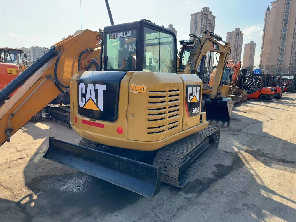 CAT 306E - 小型挖掘机:图1 CAT 306E - 小型挖掘机:图1