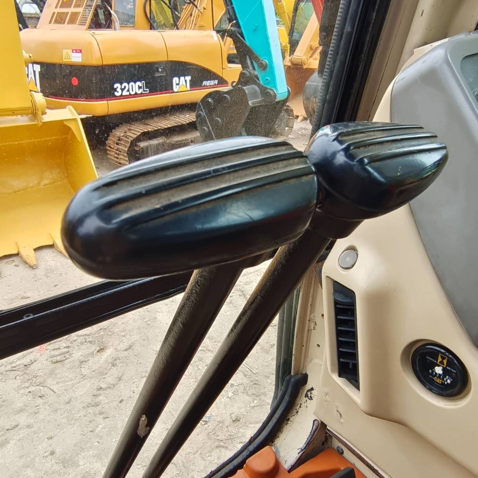 CAT 330 B L - 履带式挖掘机:图5 CAT 330 B L - 履带式挖掘机:图5