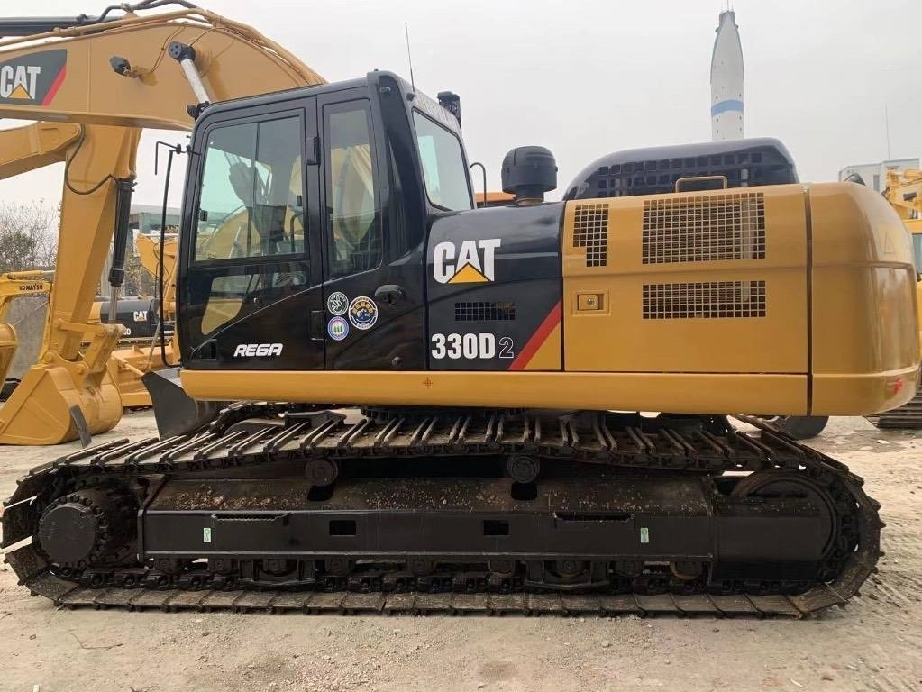 CAT 330 D2L - 履带式挖掘机:图2 CAT 330 D2L - 履带式挖掘机:图2