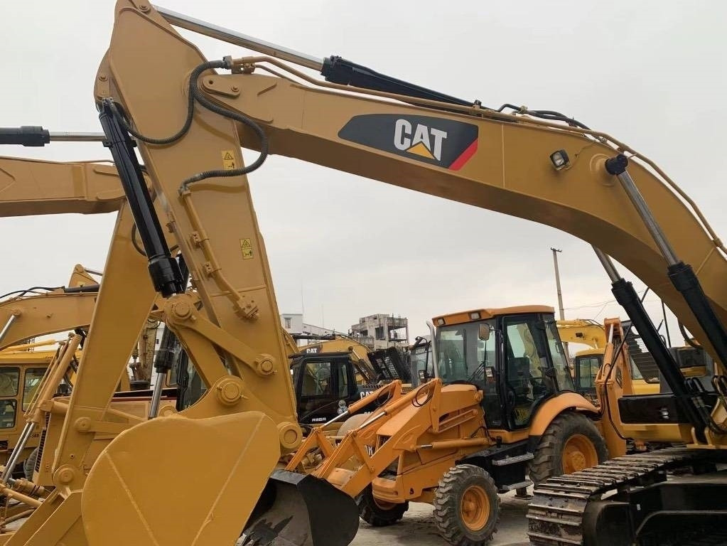 CAT 330 D2L - 履带式挖掘机:图4 CAT 330 D2L - 履带式挖掘机:图4
