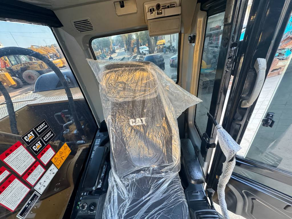 CAT 330D2L - 履带式挖掘机:图2 CAT 330D2L - 履带式挖掘机:图2