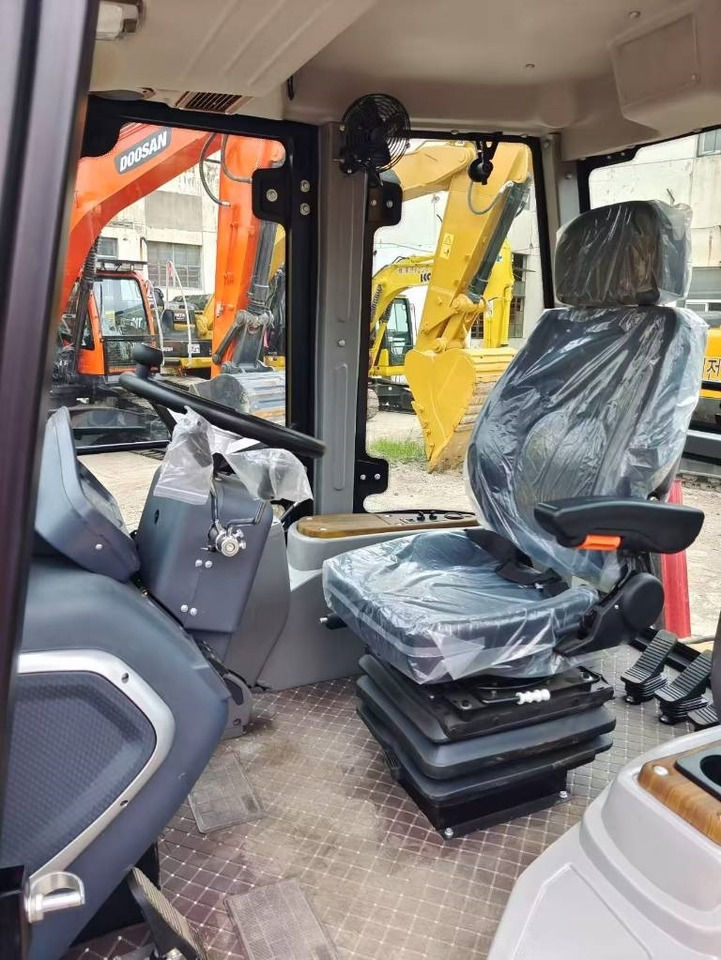 CAT 420 F 100% brand new machine - 反铲装载机:图2 CAT 420 F 100% brand new machine - 反铲装载机:图2