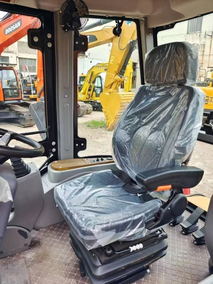 CAT 420 F - 履带式挖掘机:图4 CAT 420 F - 履带式挖掘机:图4