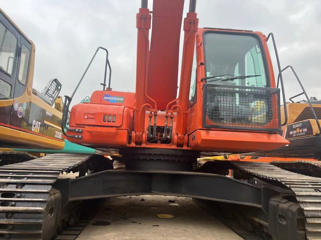 Doosan DOOOSAN DX300 - 履带式挖掘机:图4 Doosan DOOOSAN DX300 - 履带式挖掘机:图4