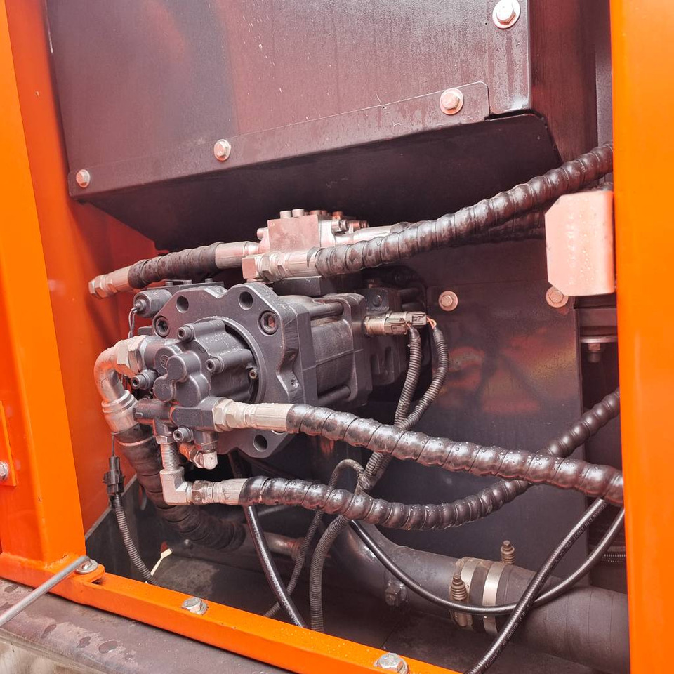 Doosan DX 150 LC - 履带式挖掘机:图3 Doosan DX 150 LC - 履带式挖掘机:图3