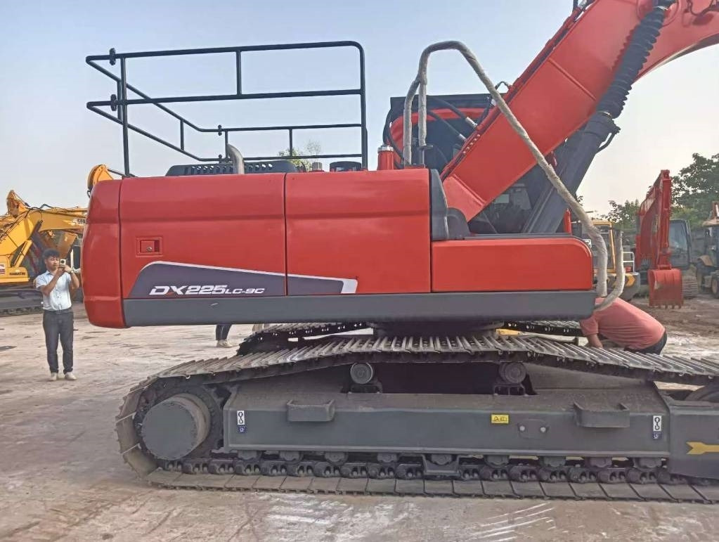 Doosan DX 225 LC-9C - 履带式挖掘机:图5 Doosan DX 225 LC-9C - 履带式挖掘机:图5