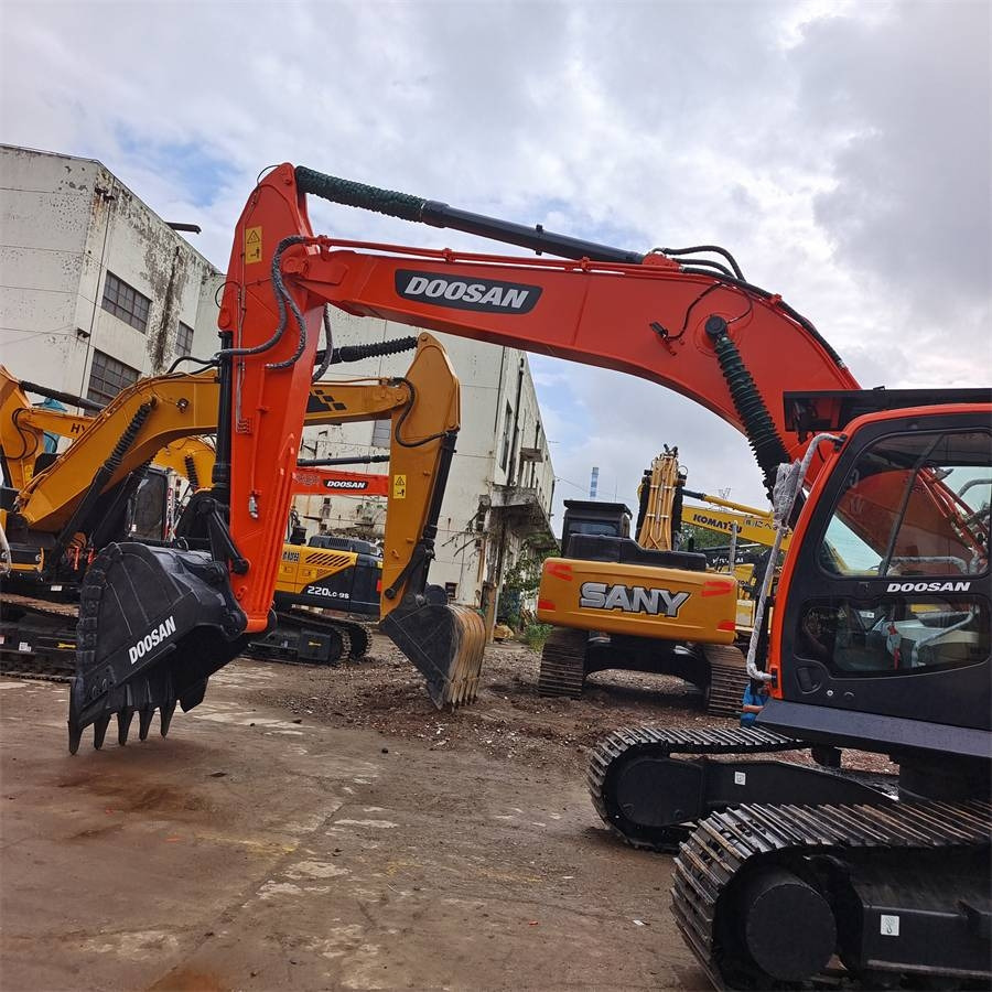 Doosan DX 300 LCA - 履带式挖掘机:图1 Doosan DX 300 LCA - 履带式挖掘机:图1