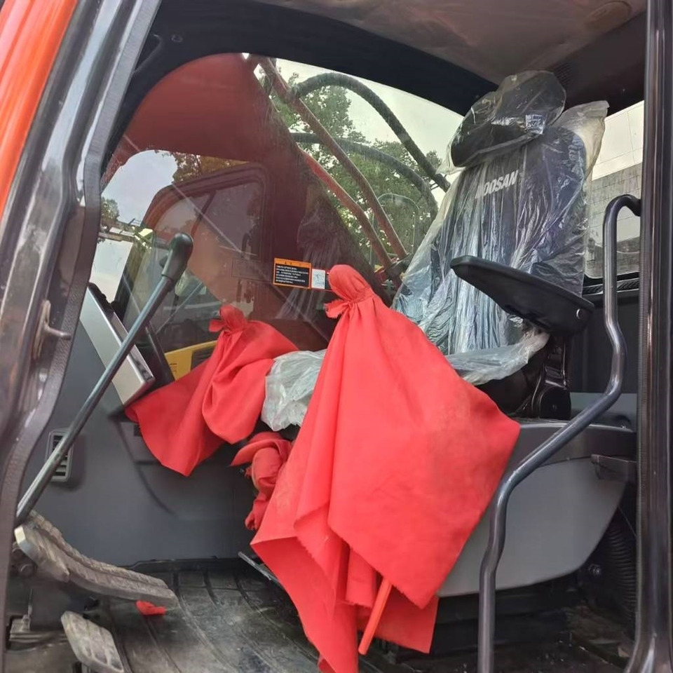 Doosan DX 300 LC - 履带式挖掘机:图4 Doosan DX 300 LC - 履带式挖掘机:图4