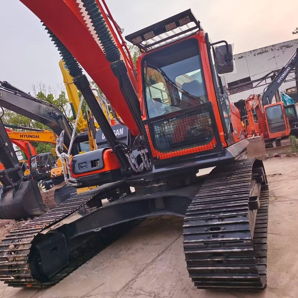 Doosan DX 300 LC - 履带式挖掘机:图3 Doosan DX 300 LC - 履带式挖掘机:图3
