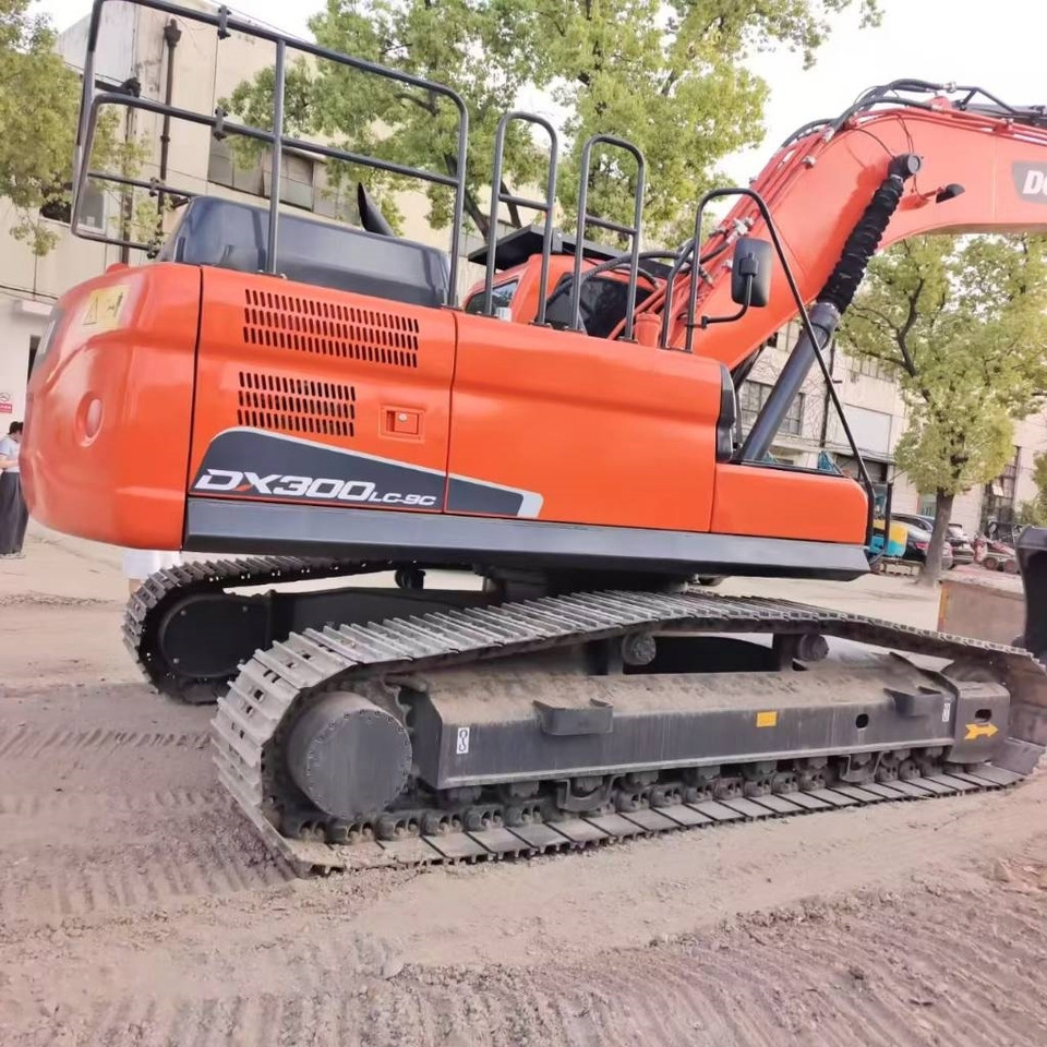 Doosan DX 300 LC - 履带式挖掘机:图5 Doosan DX 300 LC - 履带式挖掘机:图5