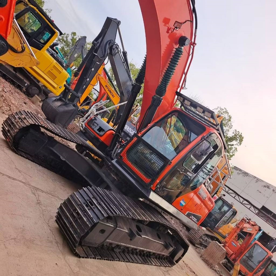Doosan DX 300 LC - 履带式挖掘机:图4 Doosan DX 300 LC - 履带式挖掘机:图4