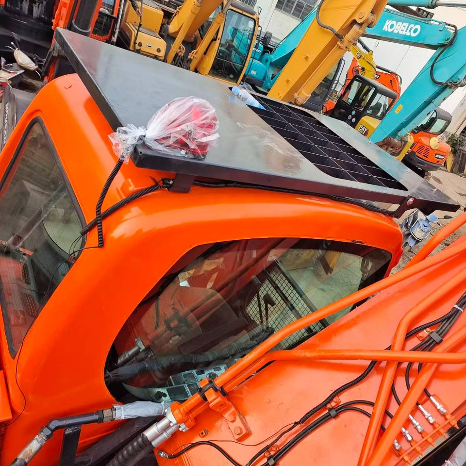 Doosan DX 300 - 履带式挖掘机:图5 Doosan DX 300 - 履带式挖掘机:图5