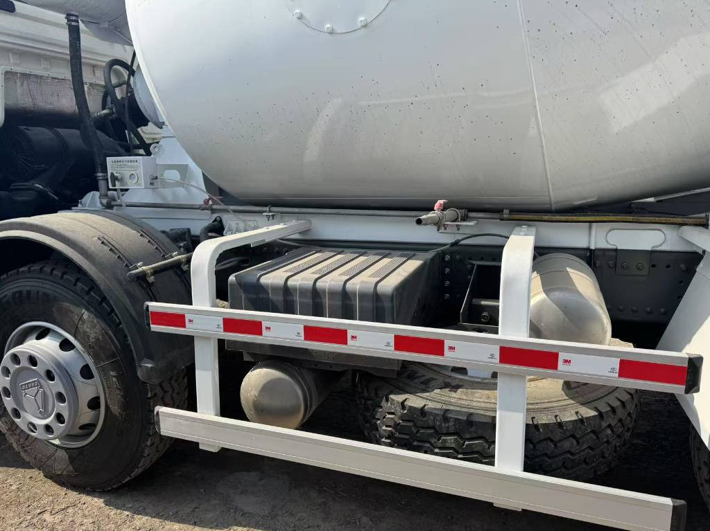 Howo 100% New and used - 罐车:图3 Howo 100% New and used - 罐车:图3