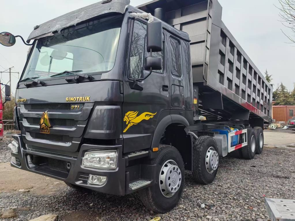 Howo 371 8x4 - 翻斗拖车:图1 Howo 371 8x4 - 翻斗拖车:图1