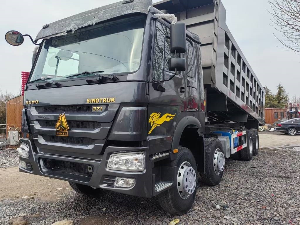 Howo 371 8x4 - 翻斗拖车:图3 Howo 371 8x4 - 翻斗拖车:图3