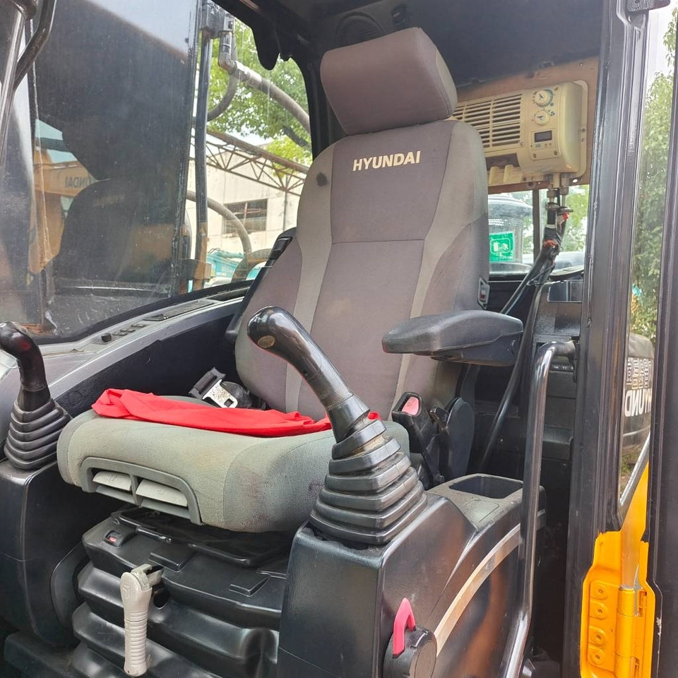 履带式挖掘机 Hyundai 220 LC-9S:图32 履带式挖掘机 Hyundai 220 LC-9S:图32