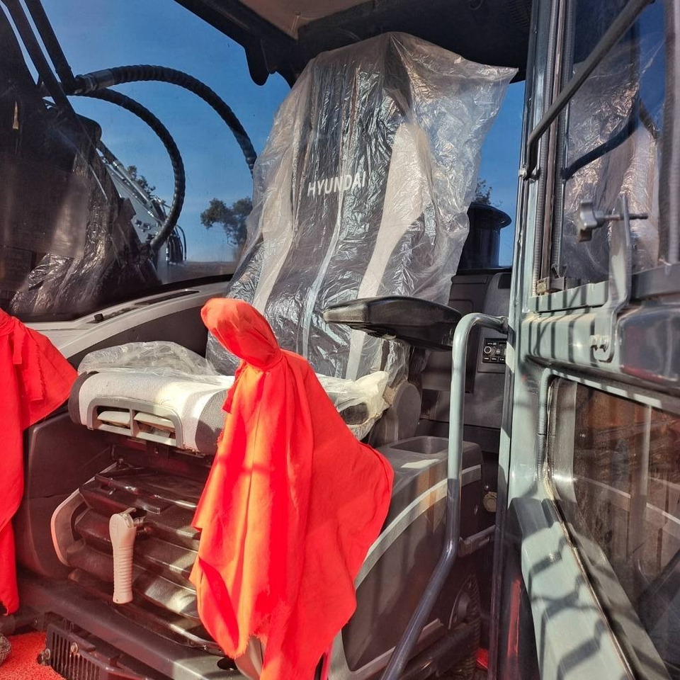 Hyundai 220LC-9T - 履带式挖掘机:图3 Hyundai 220LC-9T - 履带式挖掘机:图3