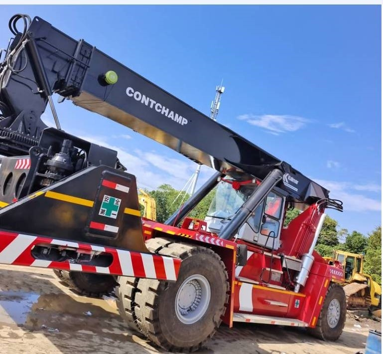 Kalmar DRF 450 - 前移式堆垛机:图2 Kalmar DRF 450 - 前移式堆垛机:图2