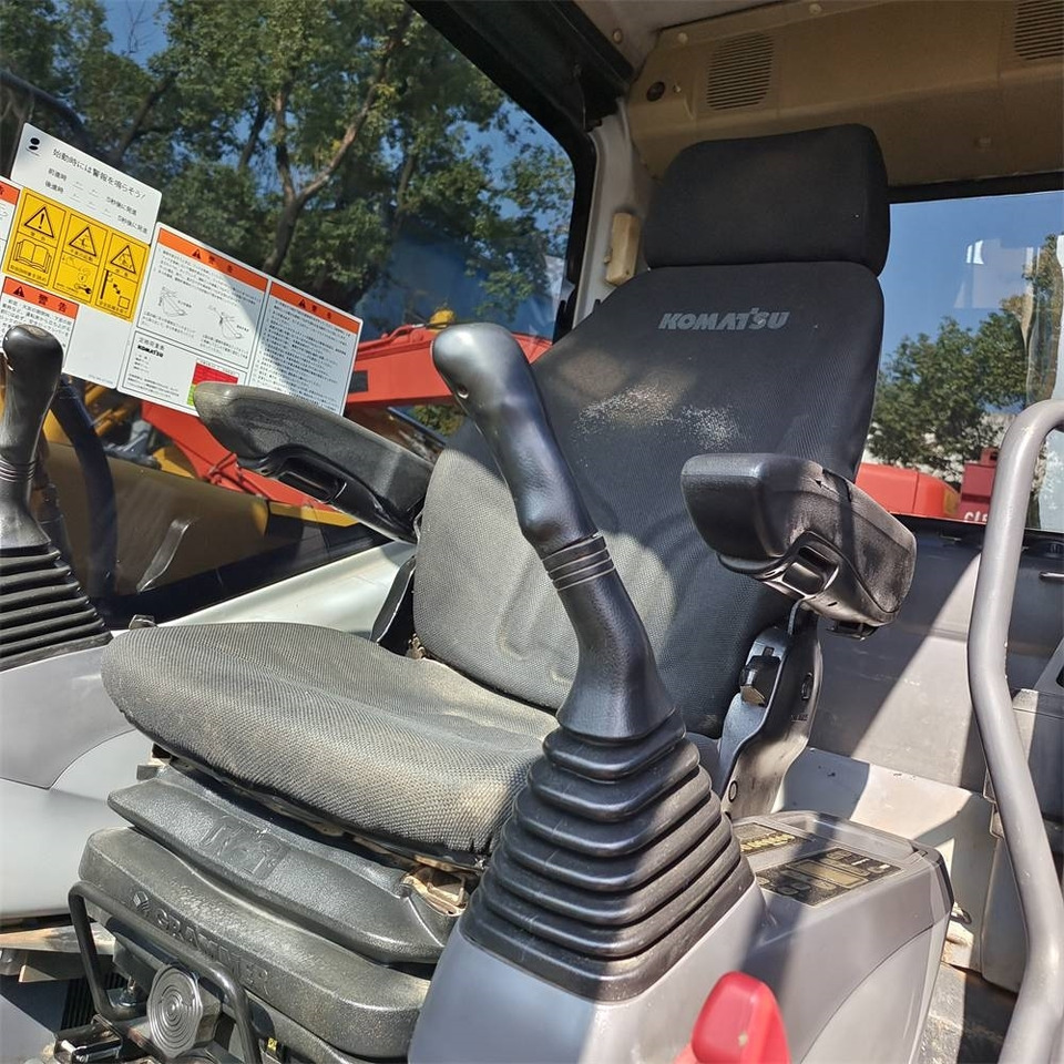 Komatsu PC 130 - 履带式挖掘机:图5 Komatsu PC 130 - 履带式挖掘机:图5