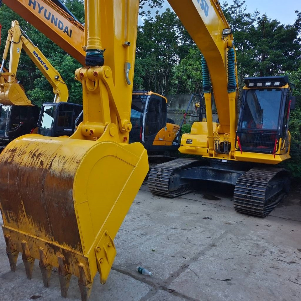 Komatsu PC 220 - 履带式挖掘机:图5 Komatsu PC 220 - 履带式挖掘机:图5