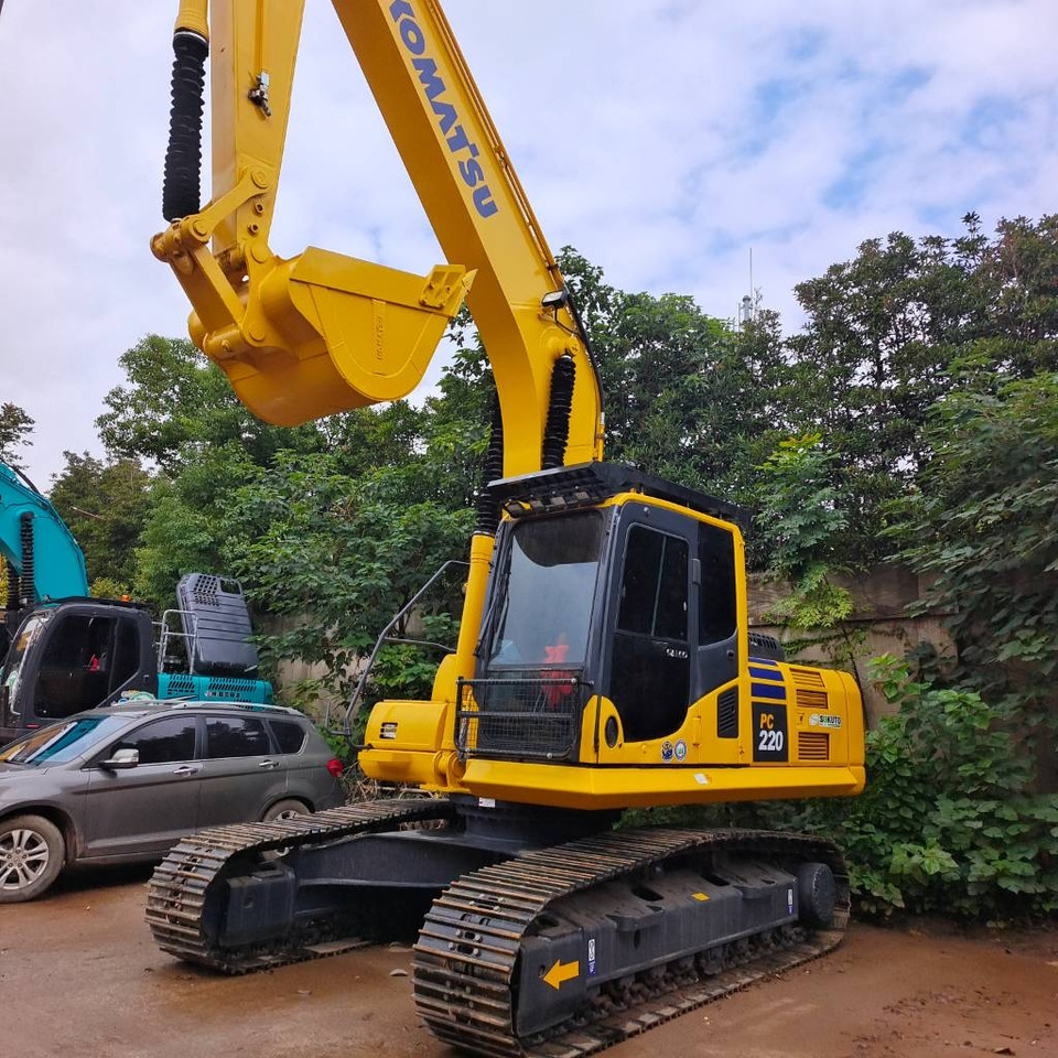 Komatsu PC 220 - 履带式挖掘机:图1 Komatsu PC 220 - 履带式挖掘机:图1