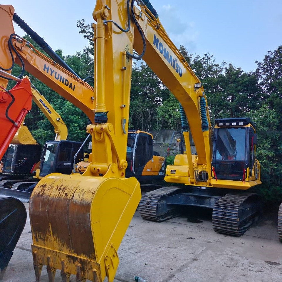 Komatsu PC 220 - 履带式挖掘机:图4 Komatsu PC 220 - 履带式挖掘机:图4