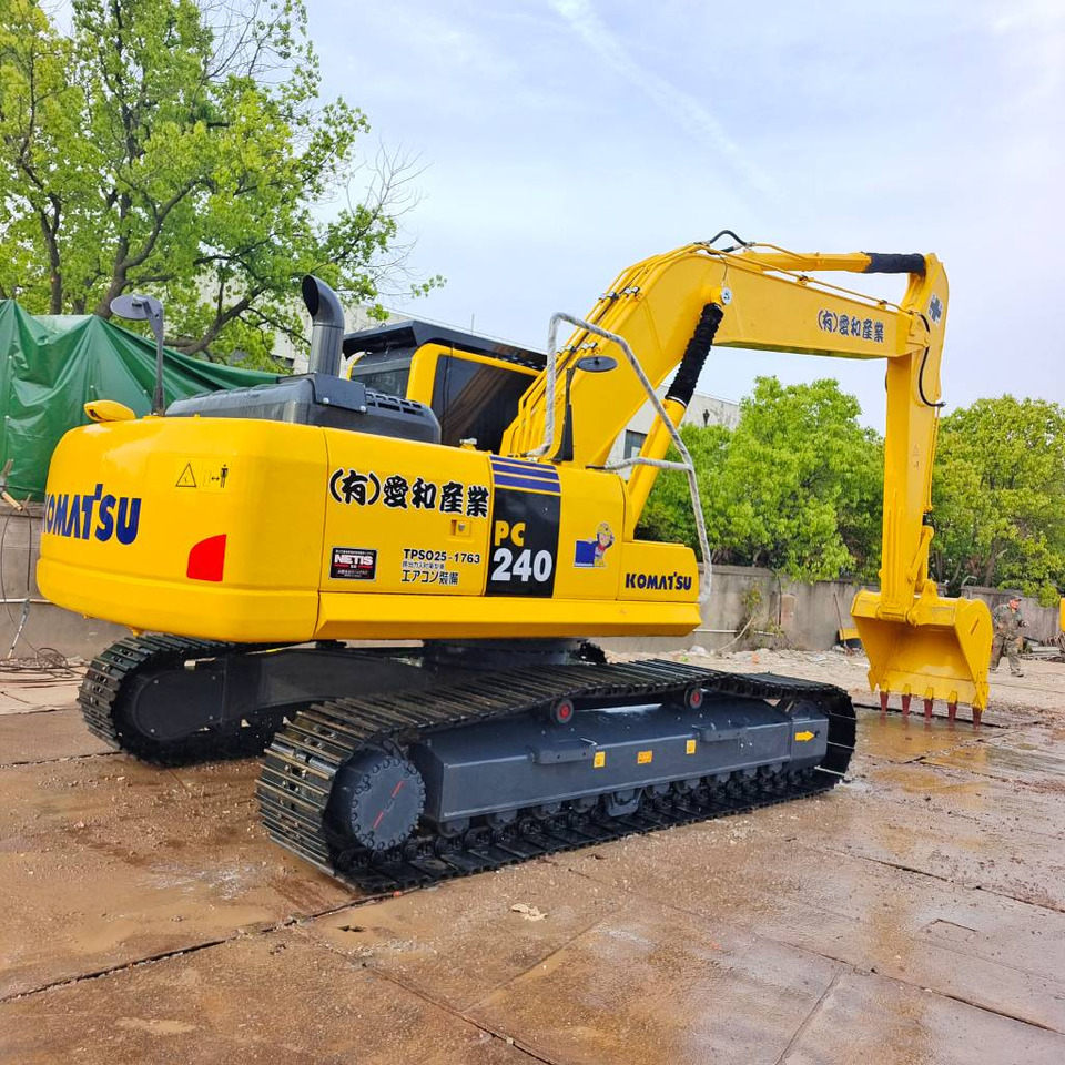 Komatsu PC 240 LC-8 - 履带式挖掘机:图1 Komatsu PC 240 LC-8 - 履带式挖掘机:图1