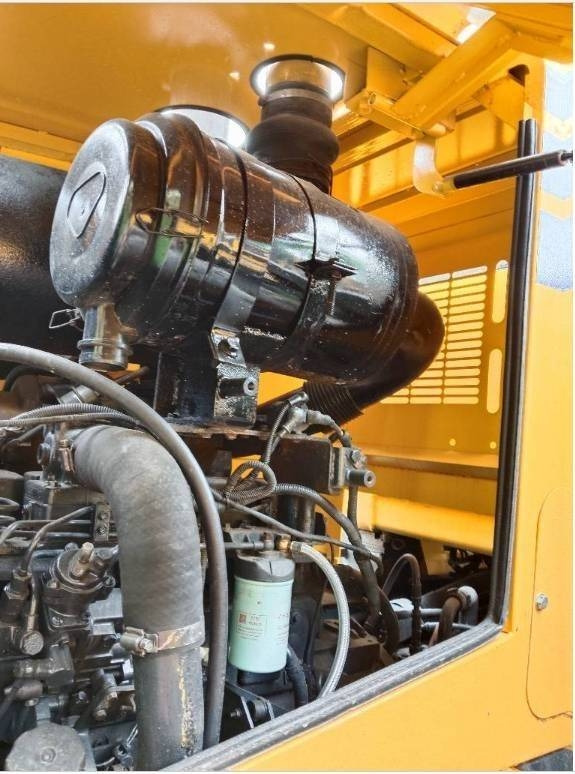 Komatsu WA 320-5 - 履带式挖掘机:图2 Komatsu WA 320-5 - 履带式挖掘机:图2