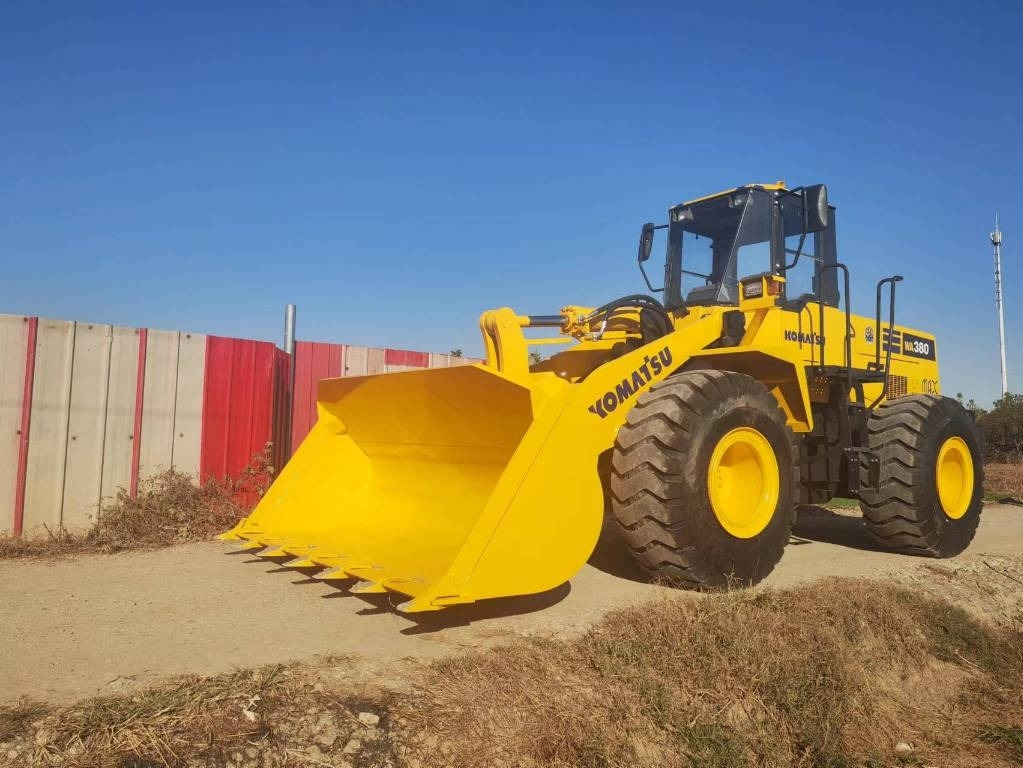 Komatsu WA 380 - 轮式装载机:图2 Komatsu WA 380 - 轮式装载机:图2