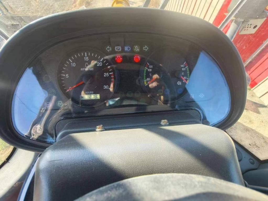 Komatsu WA 380 - 轮式装载机:图4 Komatsu WA 380 - 轮式装载机:图4