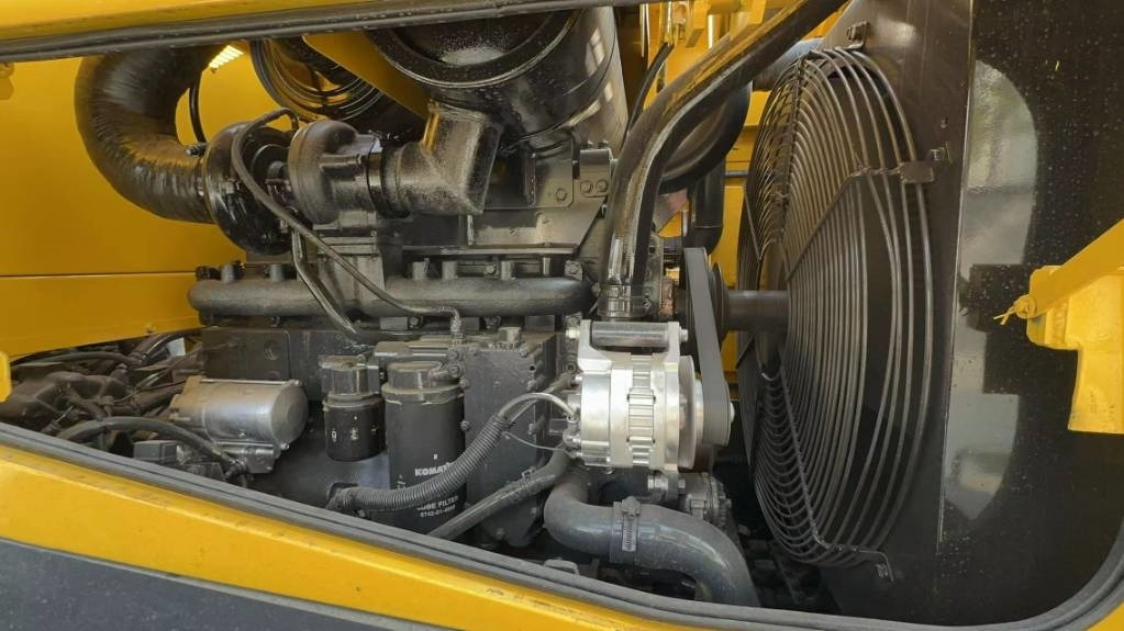 Komatsu WA 380 - 轮式装载机:图2 Komatsu WA 380 - 轮式装载机:图2