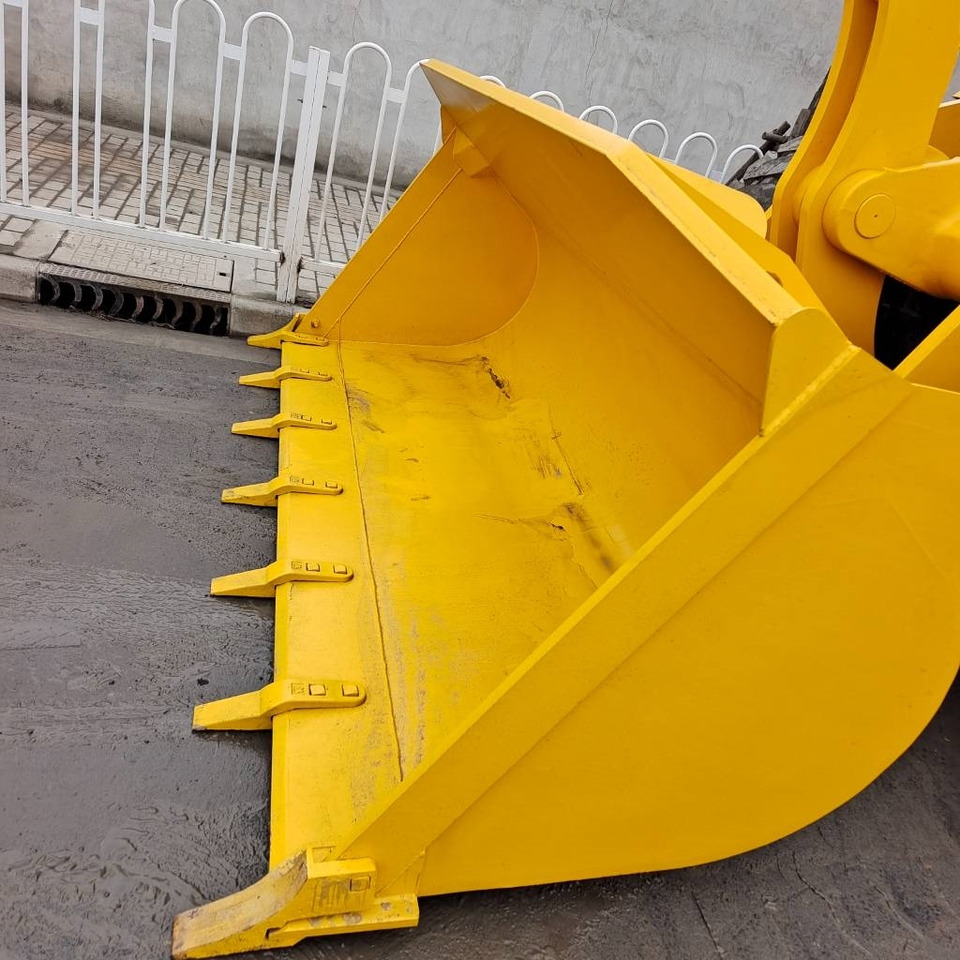 Komatsu WA 380 - 轮式装载机:图3 Komatsu WA 380 - 轮式装载机:图3