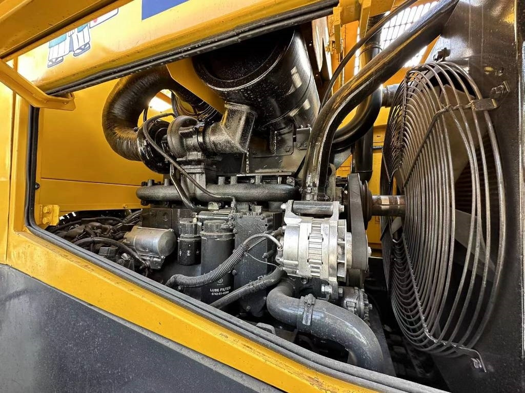 Komatsu WA 380 - 轮式装载机:图5 Komatsu WA 380 - 轮式装载机:图5