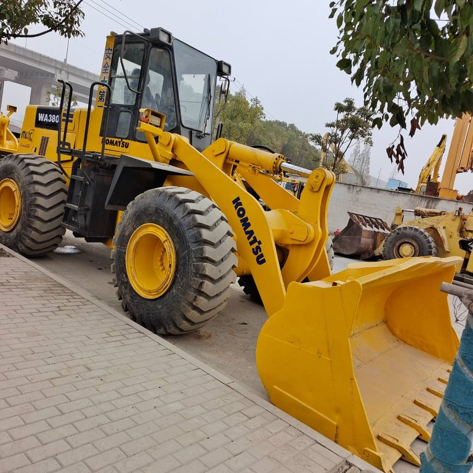 Komatsu WA 380 - 轮式装载机:图3 Komatsu WA 380 - 轮式装载机:图3
