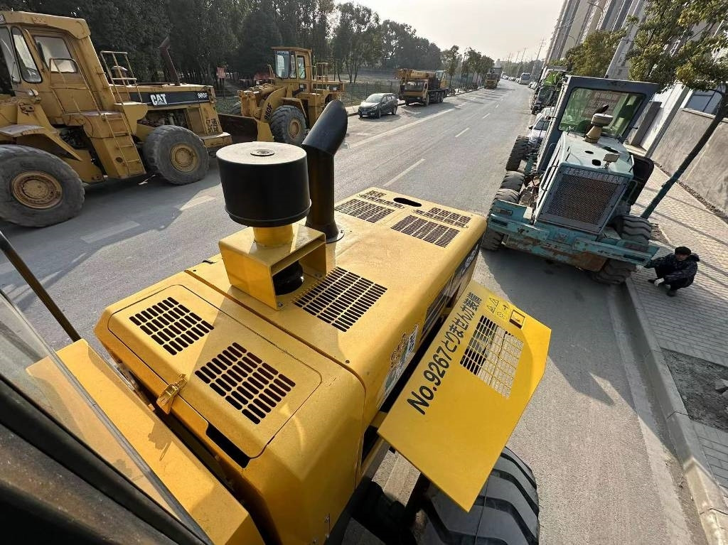 Komatsu WA 380 - 轮式装载机:图3 Komatsu WA 380 - 轮式装载机:图3