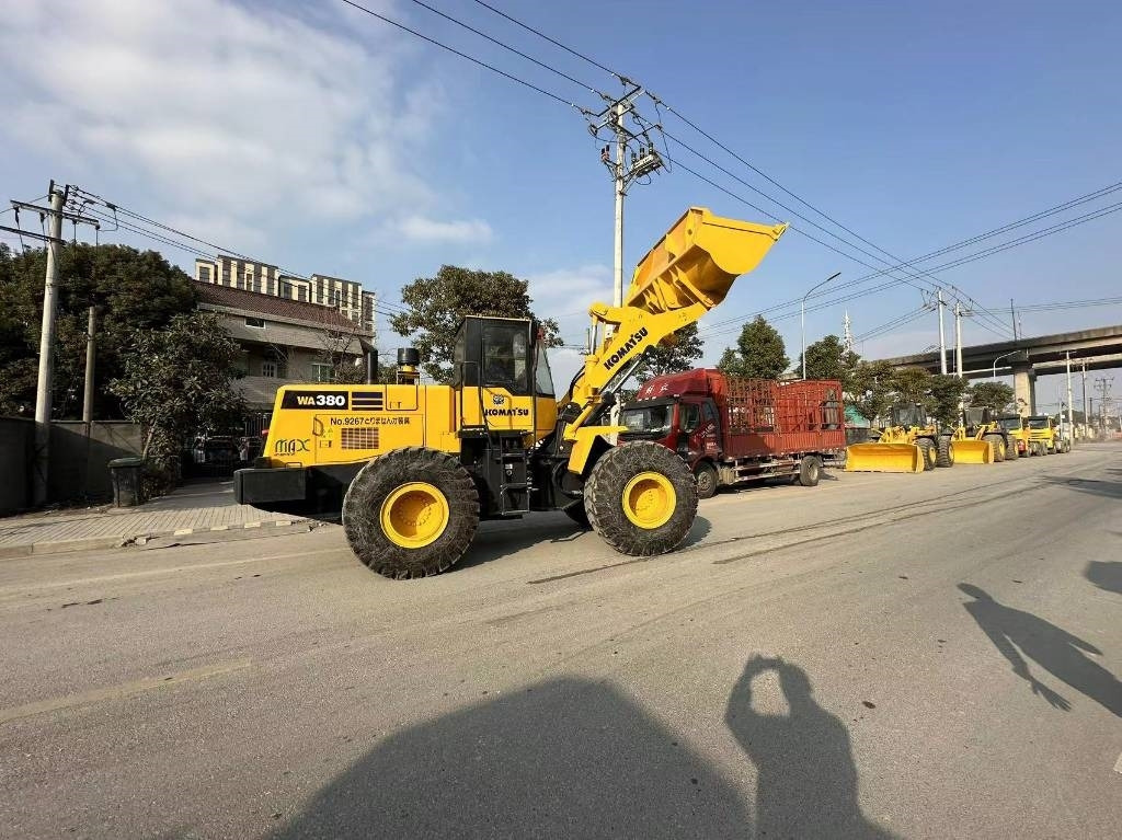 Komatsu WA 380 - 轮式装载机:图4 Komatsu WA 380 - 轮式装载机:图4