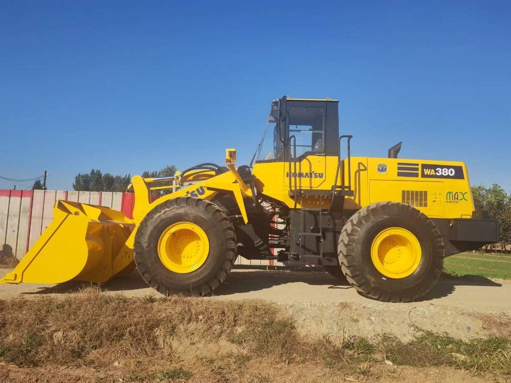 Komatsu WA 380 - 轮式装载机:图3 Komatsu WA 380 - 轮式装载机:图3