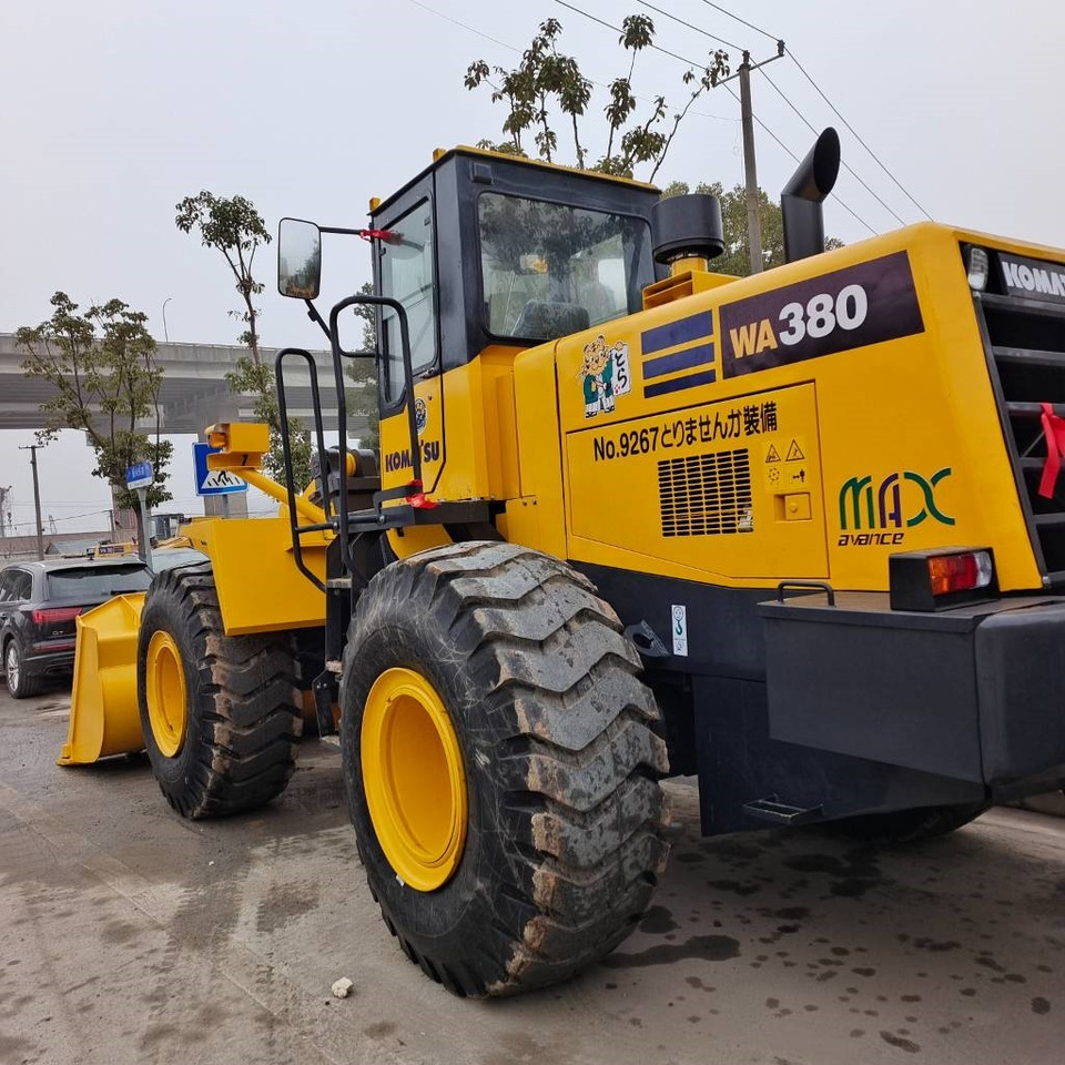 Komatsu WA 380 - 轮式装载机:图2 Komatsu WA 380 - 轮式装载机:图2