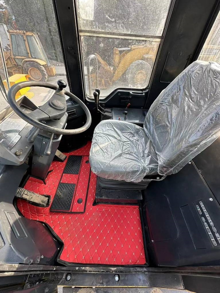 Komatsu WA 380 - 轮式装载机:图5 Komatsu WA 380 - 轮式装载机:图5