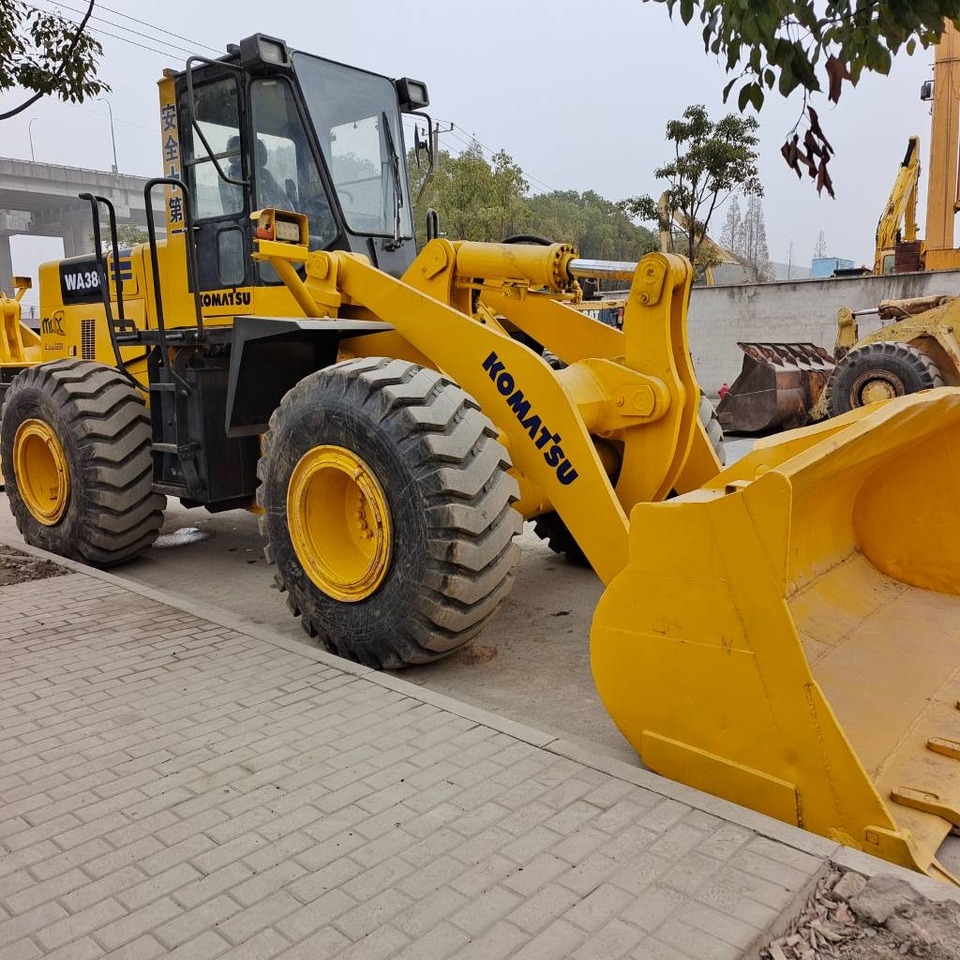 Komatsu WA 380 - 轮式装载机:图1 Komatsu WA 380 - 轮式装载机:图1