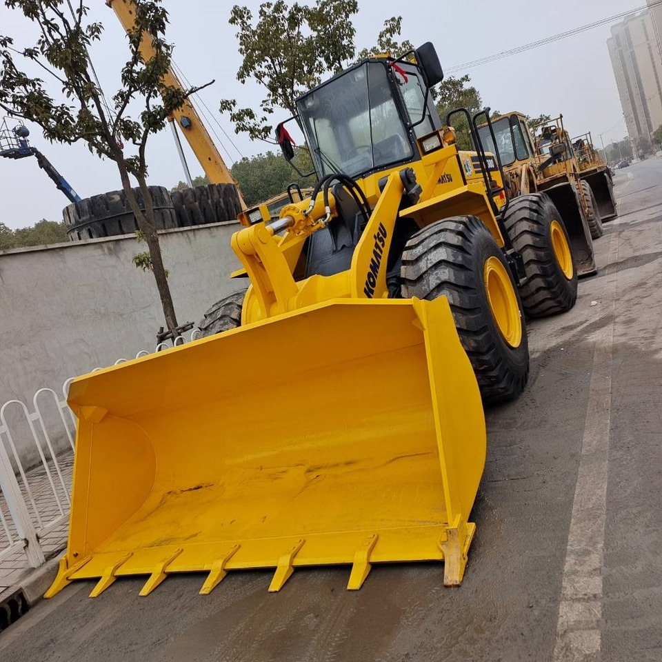 Komatsu WA 380 - 轮式装载机:图2 Komatsu WA 380 - 轮式装载机:图2