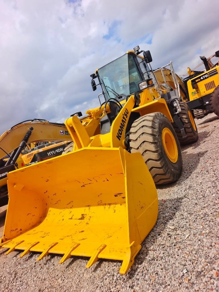 Komatsu WA 380 - 轮式装载机:图5 Komatsu WA 380 - 轮式装载机:图5
