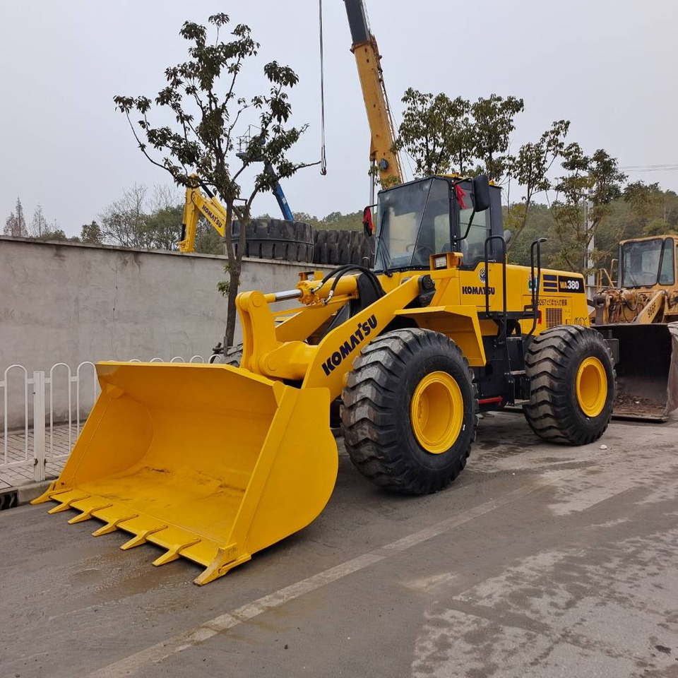 Komatsu WA 380 - 轮式装载机:图1 Komatsu WA 380 - 轮式装载机:图1