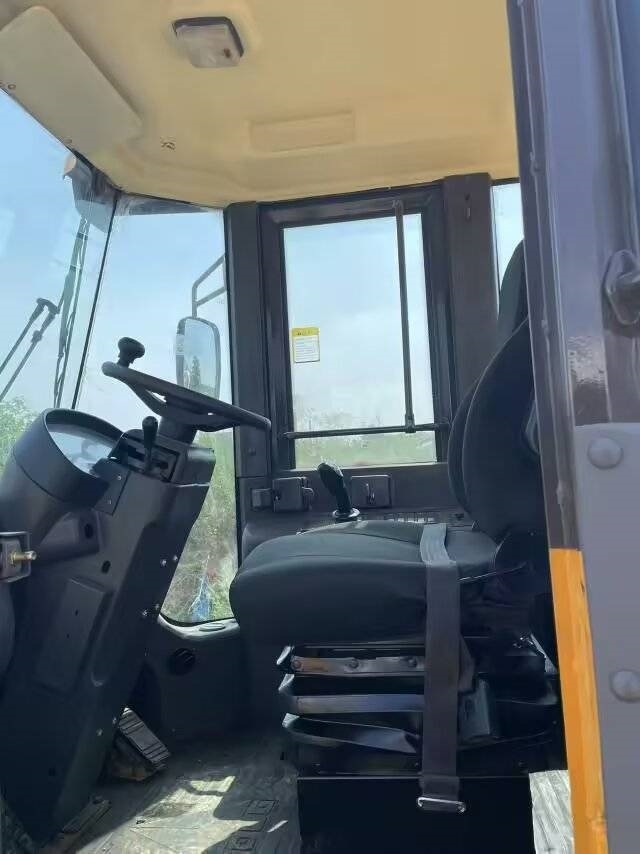 SDLG LG 956L - 轮式装载机:图4 SDLG LG 956L - 轮式装载机:图4